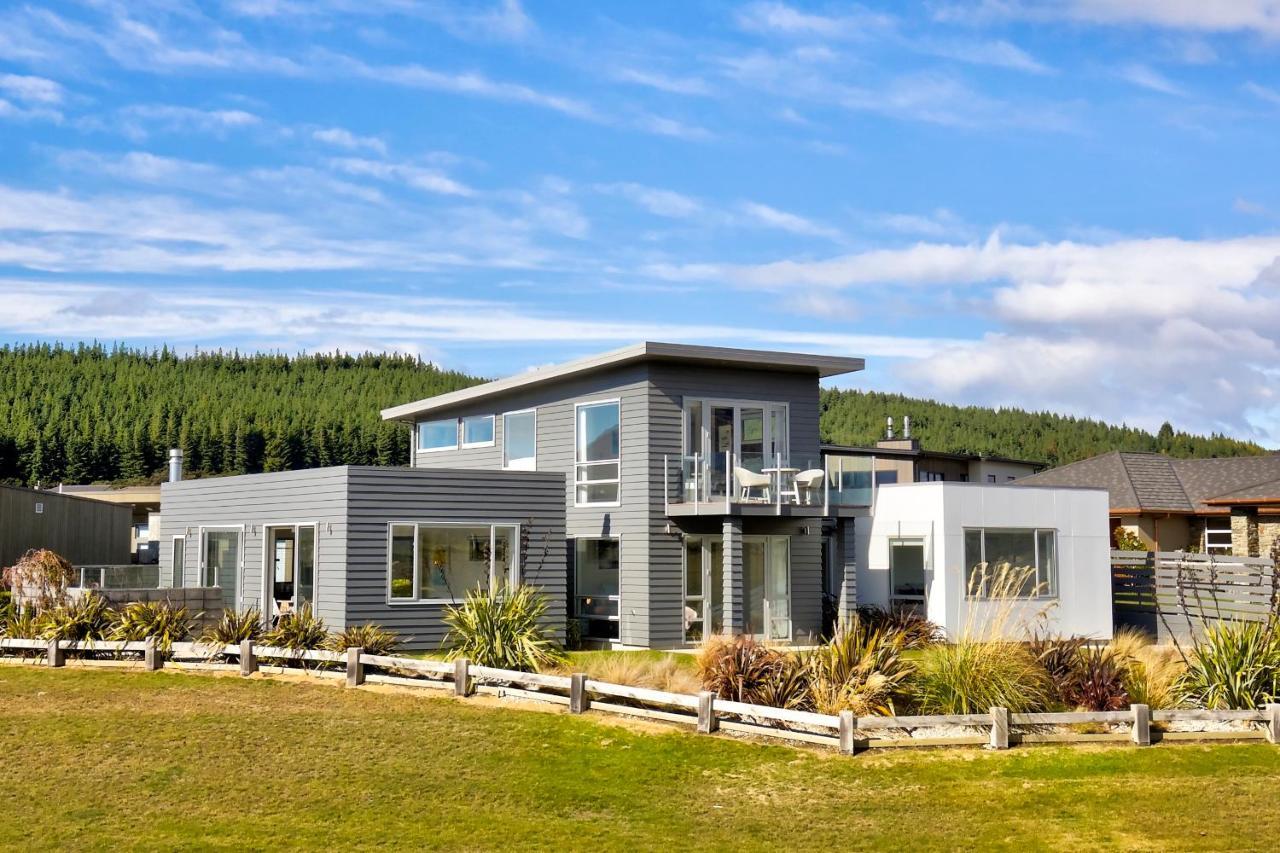 Villa Infinity And Beyond Wanaka Esterno foto