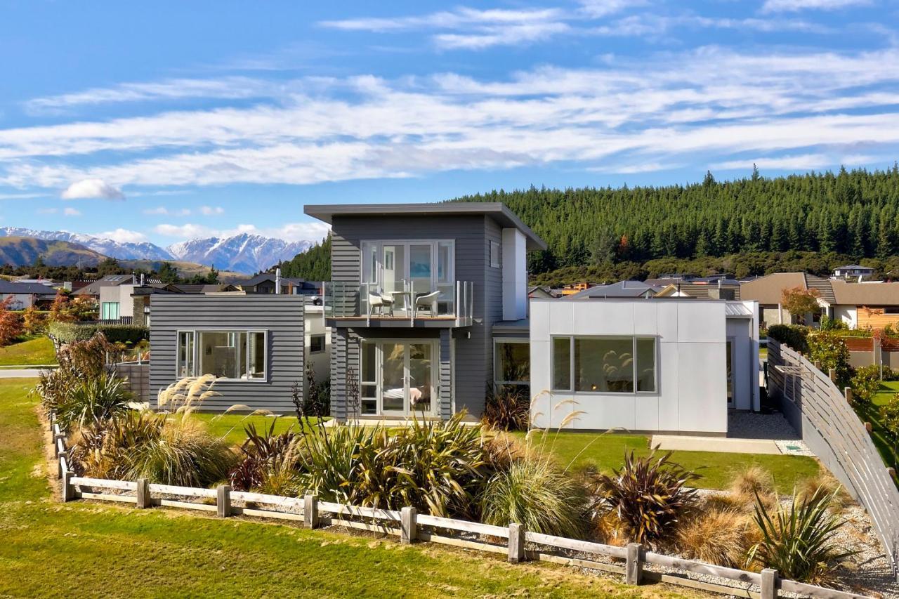 Villa Infinity And Beyond Wanaka Esterno foto