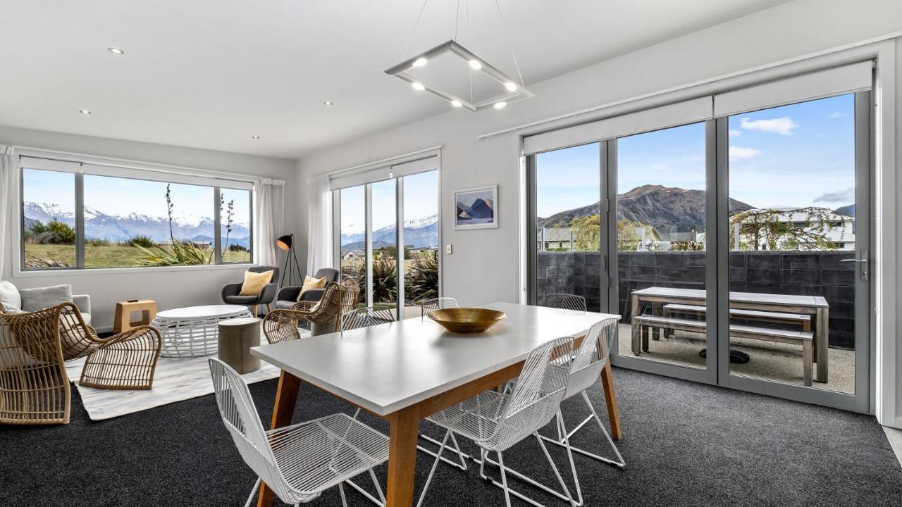 Villa Infinity And Beyond Wanaka Esterno foto