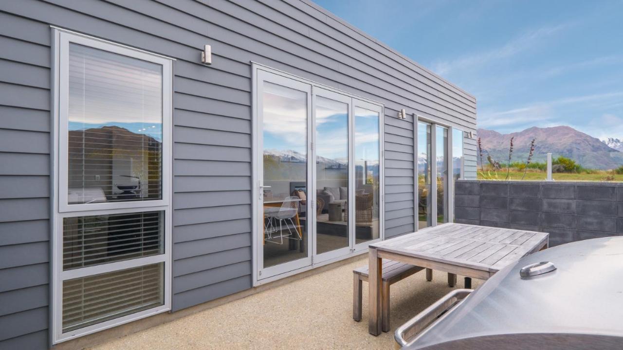 Villa Infinity And Beyond Wanaka Esterno foto