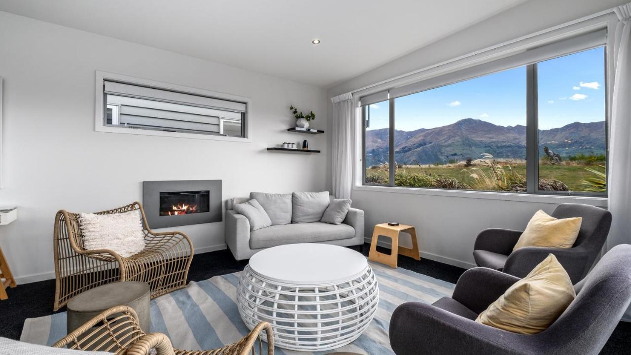 Villa Infinity And Beyond Wanaka Esterno foto