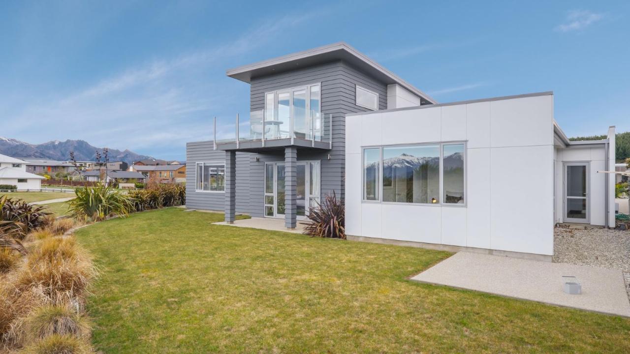 Villa Infinity And Beyond Wanaka Esterno foto