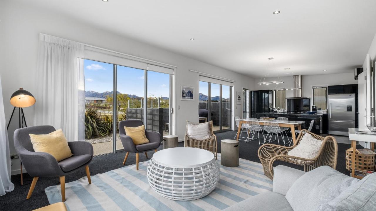 Villa Infinity And Beyond Wanaka Esterno foto