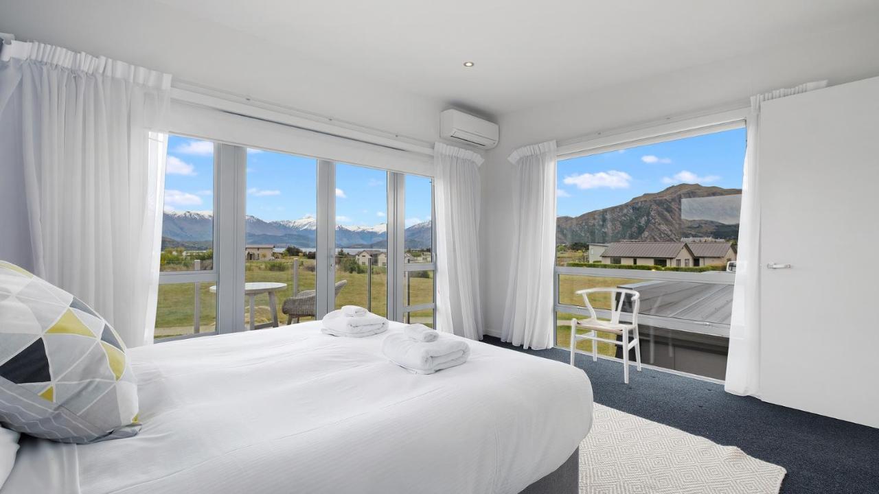 Villa Infinity And Beyond Wanaka Esterno foto